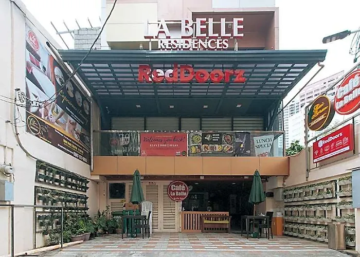 Reddoorz @ La Belle Residences Makati Hotel Manila
