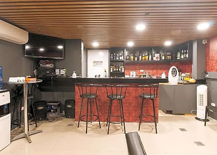 Hotel Reddoorz @ La Belle Residences Makati *