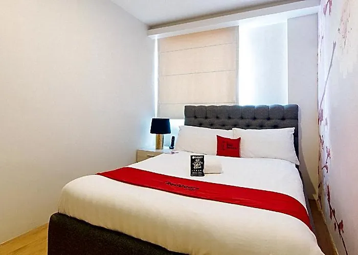 Hotel Reddoorz @ La Belle Residences Makati