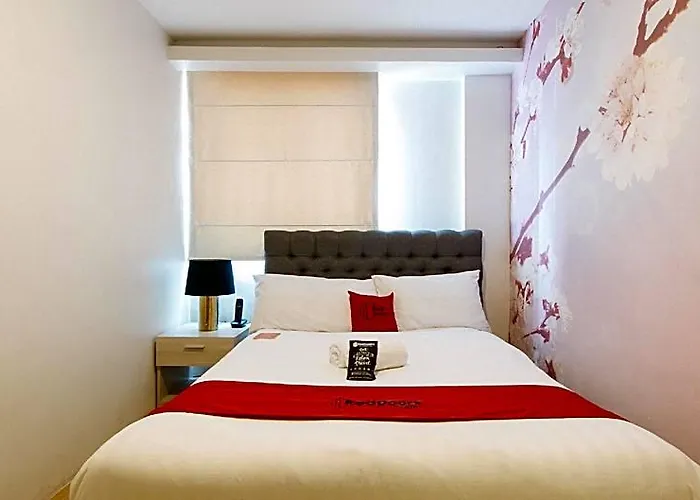 Reddoorz @ La Belle Residences Makati Hotel Manila