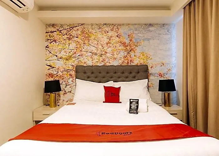 Reddoorz @ La Belle Residences Makati *